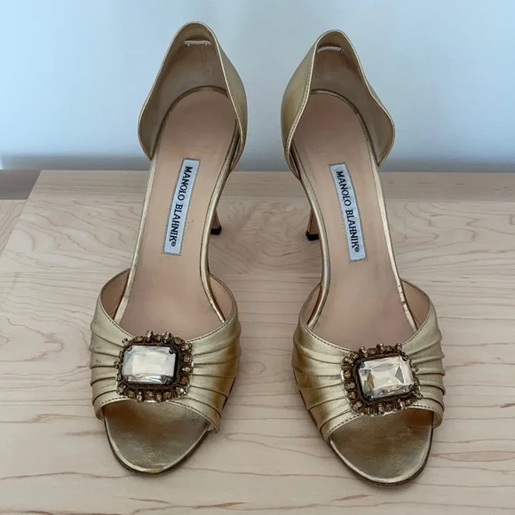 Manolo Blahnik Sedaraby D’Orsay Peep Toe Pumps 40